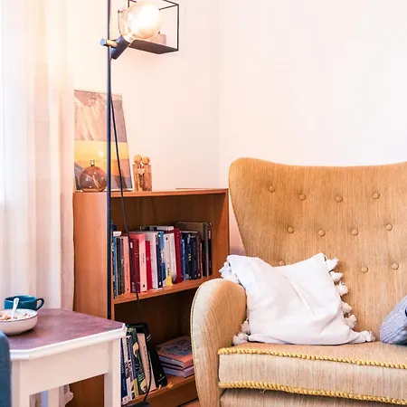 Close To The Center Apartment *